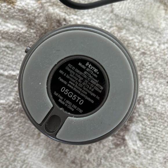 IHome Round Portable Speaker - Picture 6 of 6